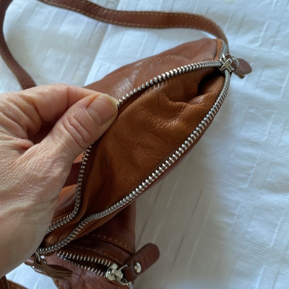 Italian leather crossbody bag - Picture 6 of 9